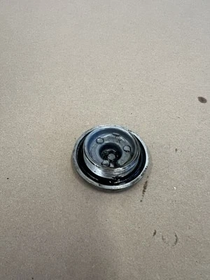 2001 Yamaha Breeze 125 Oil Pickup Screen Cover  Plug B666 Foto 1 de 3