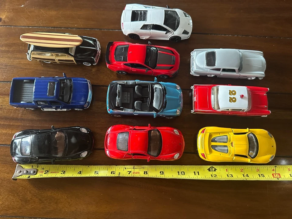Lot Of 10 Kinsmart 1:46 1:40 1:38 1:36 1:34 1:28 Scale Pull-Back Diecast Cars - Image 1 of 4