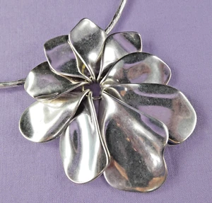 Robert Lee Morris RLM SOHO Large Flower Pendant Collar Necklace Silver Plated - Picture 1 of 8