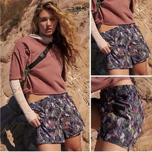 NEW Free People Movement In The Wild Short Supernova Combo Size XS - Picture 1 of 7