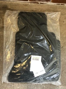 HALFORDS Tailored Carpet Car Floor Mats For Chrysler 300C Saloon 2012 to 2015 - Picture 1 of 2