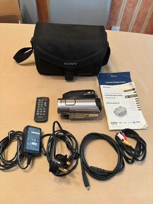 SONY HDR-HC7E CAMCORDER MiniDV HDV  HD. PAL + INSTRUCTIONS+CD+REMOTE+CASE - Image 1 of 4