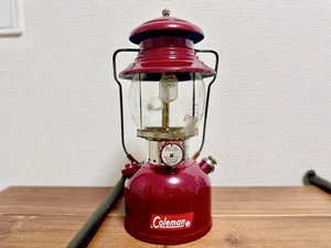 Lanterna a benzina Coleman 200A bonus bordeaux - Foto 1 di 10