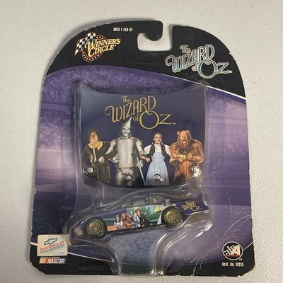 2004 1/64 # WIZARD OF OZ WINNERS CIRCLE W/HOOD - Image 1 of 4