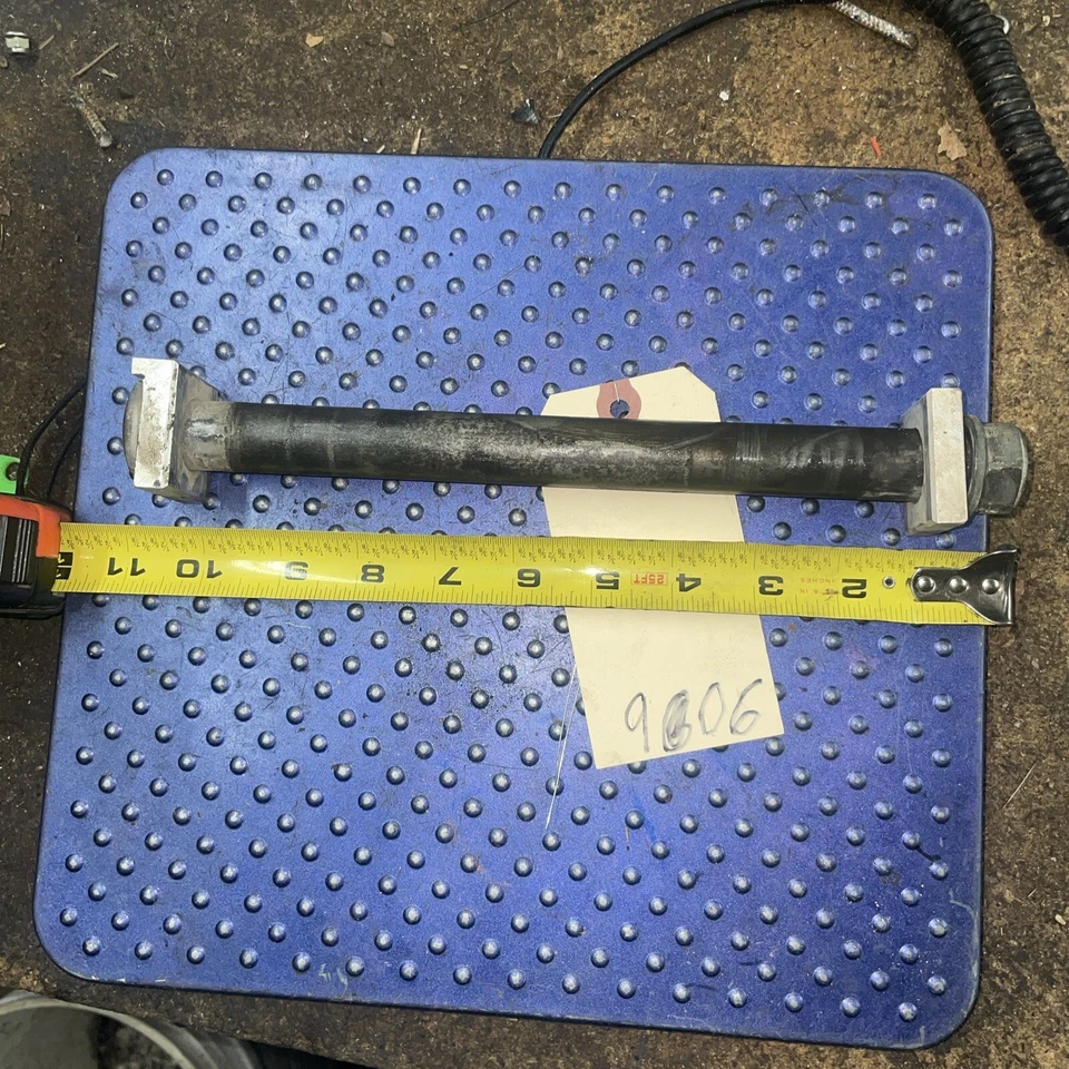 Yamaha YZ 250 F 2002 eje de rueda trasera eje de perno con bloques de tuerca y tensor 906 Foto 1 de 1