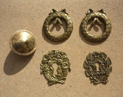 Entrées de serrures anciennes - Ornements de meubles - Photo 1/4