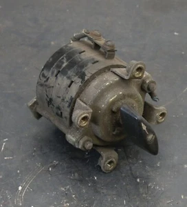 Interruptor de faros de 2 posiciones de locomotora diésel SD-40 - Imagen 1 de 3