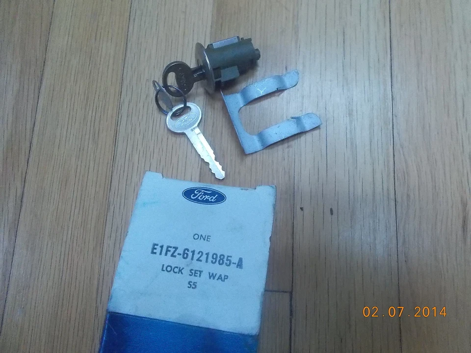 Новый из старых запасов 1981 - 1987 Ford Mustang дверь и ключ замок комплект LH E1FZ-6121985-A - Изображение 1 из 1