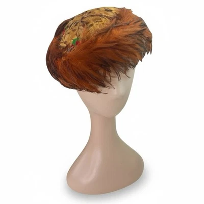 Sombrero inclinable pluma de los años 40 marrón faisán gallo vintage sombrerería regencia glamour Foto 1 de 4
