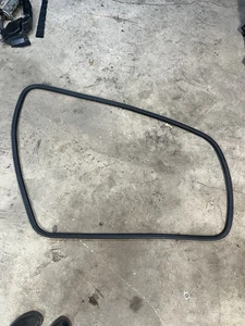 Front R Door Seal Rubber Weather Stripping 06-09 VW Rabbit Golf GTI MK5 2 Door - Picture 1 of 6