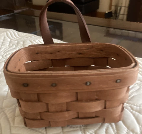 Longaberger Basket ~ 1989 KEEPSAKE BOOKING BASKET w/wall hanging hook Cover