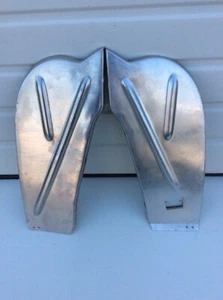 RIGHT And LEFT Splash Guard Fits Mercedes W121 190SL 1218800343 / 1218800443 - Picture 1 of 2