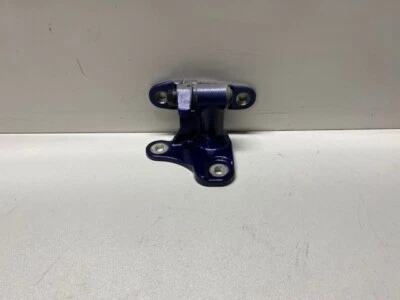 #2 2017-2019 INFINITI QX30 BISAGRA PUERTA TRASERA IZQUIERDA USADA OEM  Foto 1 de 4