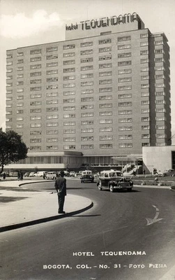Postal RPPC colombia, BOGOTÁ, Hotel Tequendama, taxi (años 50) Foto 1 de 2