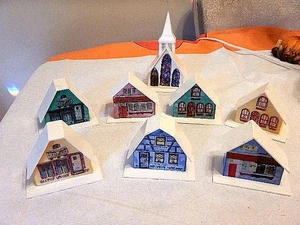 Juego de 8 casas e iglesias vintage de pueblo alpino ~ cubiertas de luz de pueblo de Navidad - Imagen 1 de 2
