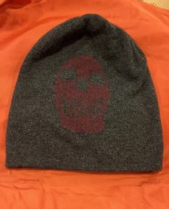 Autumn Cashmere 100% Cashmere Mens Reversible Hat Cap With Skull Gray & Burgundy - Picture 1 of 6
