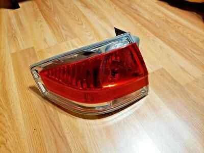 ✅ FORD FOCUS 2008 2009 2010 2011 SEDÁN CONDUCTOR LUZ TRASERA IZQUIERDA LADO IZQUIERDO OEM Foto 1 de 3