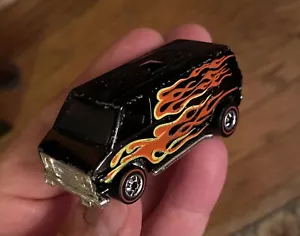 Hot Wheels Redlines SUPER VAN Black with Flames  - 1975 Flying Colors - Picture 1 of 8