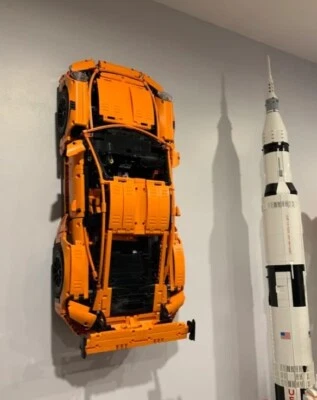 UPGRADE 壁挂乐高® Technic™ 保时捷® GT3 RS 42056 显示支架 — 第 1/4 张图片