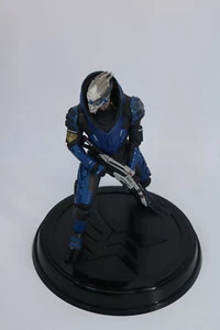 Dark Horse Deluxe Mass Effect Garrus Vakerian Figure Bioware scatola danneggiata - Foto 1 di 9
