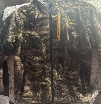 Realtree Woman’s Scent Control Hunting Jacket Green camouflage hooded large - Image 1 of 4