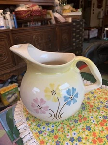 Hull Pottery Vintage Pink Yellow Blue Daisy Floral Water Pitcher - Picture 1 of 7
