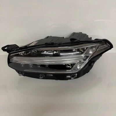 VOLVO XC90 PASSENGER SIDE FRONT LEFT LED HEADLIGHT 31655809 T8 2015 2016 2017 - Image 1 of 4