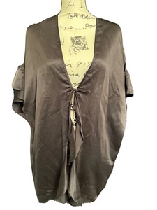 Accappatoio kimono Victorias Secret raso nero cravatta con volant davanti nuovo - Foto 1 di 9