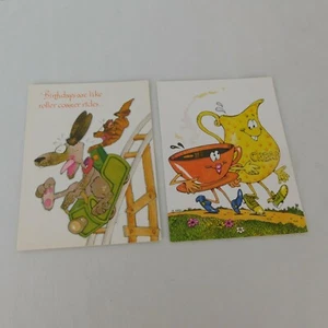 Lote de 2 tarjetas de felicitación vintage bromas actuales cumpleaños aniversario posavasos de café - Imagen 1 de 7