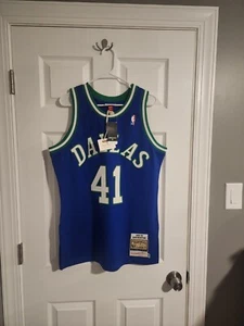 100% Authentic Dirk Nowitzki Mitchell & Ness 98-99 Mavericks Jersey Sz 40 M - Picture 1 of 4