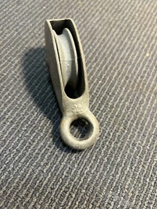 One VINTAGE WILCOX CRITTENDEN METAL PULLEY ( 2" WIDE X 4 1/2" LONG ) - Picture 1 of 5
