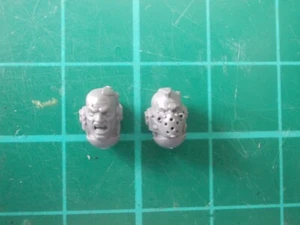 Horus Hersey - 2 MK6 Space Marine nackte Köpfe - 30k/40k Bits - Bild 1 von 1