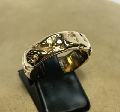 LOVELY 14K YELLOW GOLD NUGGET STYLE 5.8 mm BAND RING SIZE 7.25 - Image 1 of 4