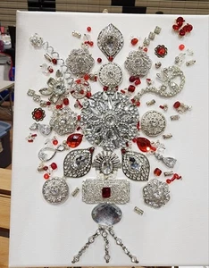 Schmuck umfunktioniert rot Blumen Kunst Bild silber weiß Edelstein Kostümkunst - Bild 1 von 7