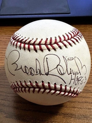 BROOKS ROBINSON 5 SIGNED AUTOGRAPHED OML BASEBALL!  Orioles! "HOF 83" - Image 1 of 3