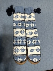 Muk Luks Tassel Slippers Blue Snowflake Ladies 7.5/8 - Picture 1 of 3