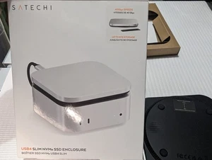 Satechi Alloggiamento SSD USB4 Slim NVMe, Compatibile con Thunderbolt 5/4, USB4 - Foto 1 di 7