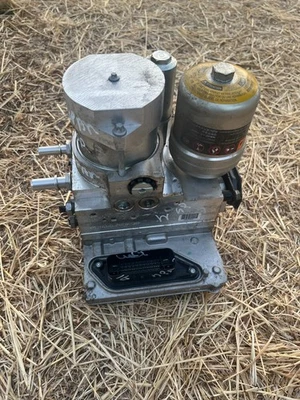 2016 CHEVROLET SPARK EV ABS BRAKE PUMP MODULE ASSEMBLY 42456614 OEM - Image 1 of 4