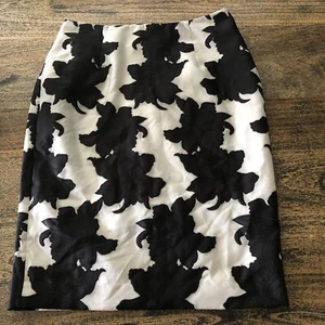 David Lawrence Skirt Size 12 White And Black Floral - Picture 1 of 7