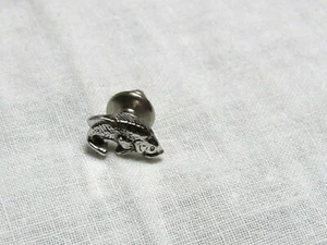  Tachuela de corbata de pescado vintage plateada en estado limpio - Imagen 1 de 3