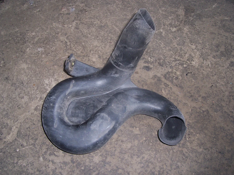 Nissan X-Trail 2,2dCi 4x4 YD22 T30 (03-07) : Luftansaugrohr - Bild 1 von 1