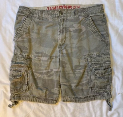 Union Bay Camo Cargo Shorts Men’s 36” Y2K Grunge - Image 1 of 4