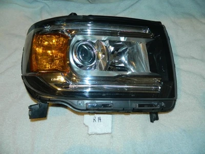 2015 - 2022 GMC Canyon RH Passenger Headlight OEM Used Tested - Изображение 1 из 4