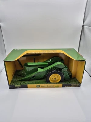 ERTL John Deere 60 Tractor with Picker Sheller 1/16 Scale Die-Cast #15816 2008 - Image 1 of 4