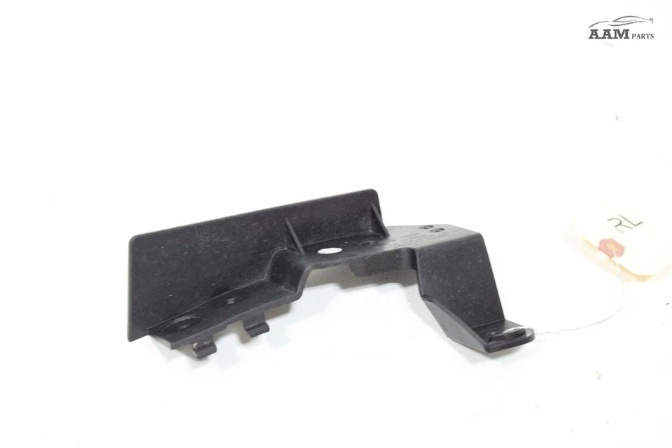 CHEVROLET TRAX 2024 PROTECTOR CONTRA SALPICADURAS LADO CONDUCTOR TRASERO IZQUIERDO DEFLECTOR DE AIRE OEM Foto 1 de 4