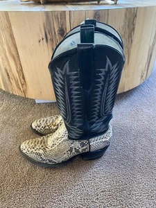 Cowtown PYTHON Cowboy WESTERN Boots 9 D USA Made Snakeskin - Picture 1 of 5