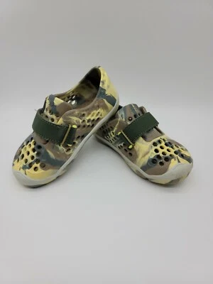 Zapatos de juego PLAE verde amarillo camuflaje correa zueco niño talla 9 EE. UU. 116170-350 Foto 1 de 4