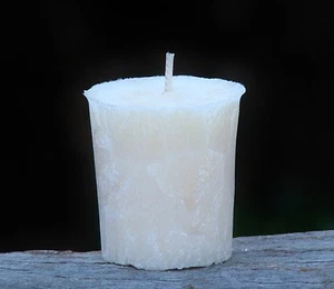 8pk WHITE DRIFTWOOD & COCONUT Summer time Triple Scented 160hr/pk VOTIVE CANDLES - Picture 1 of 12