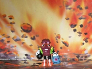 APPLAUSE CALIFORNIA RAISINS PVC LIMITED EDITION BENNY BOWLER BOWLING FIGUR - Bild 1 von 2