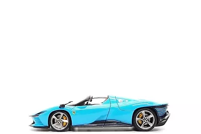 Bburago Signature 1:18 Ferrari Daytona SP3 in Blu Soltani - Image 1 of 4